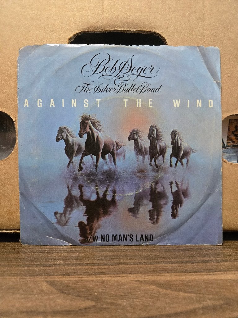 Bob Seger - Against the wind, 7 inch, Ophalen of Verzenden, Zo goed als nieuw, Beschermende buitenhoes