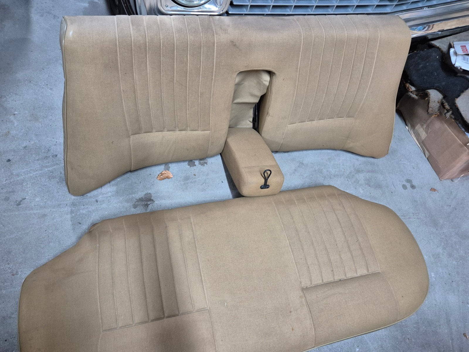 peugeot 404 stoelen en achterbank compleet (voor en achter), Ophalen, Gebruikt, Universele onderdelen