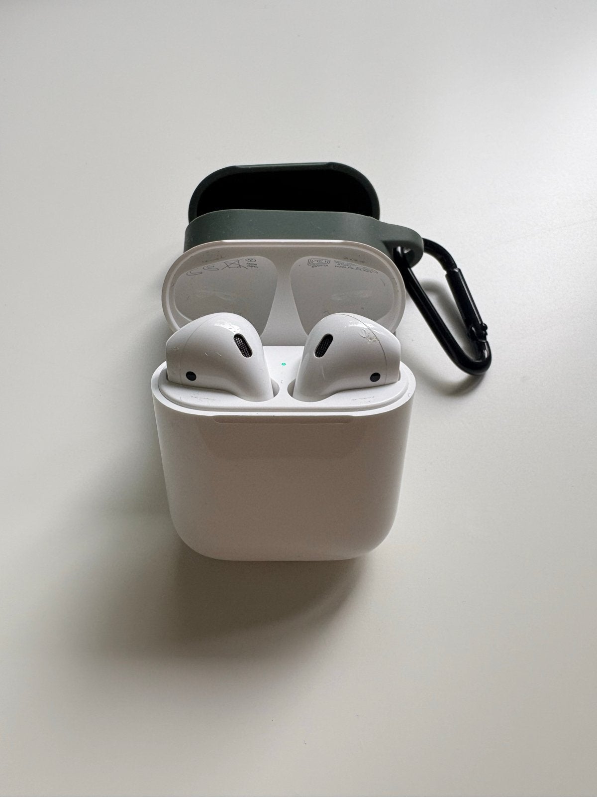 AirPods 2 met Carhartt WIP hoesje, In-ear, Gebruikt, Bluetooth, Ophalen of Verzenden