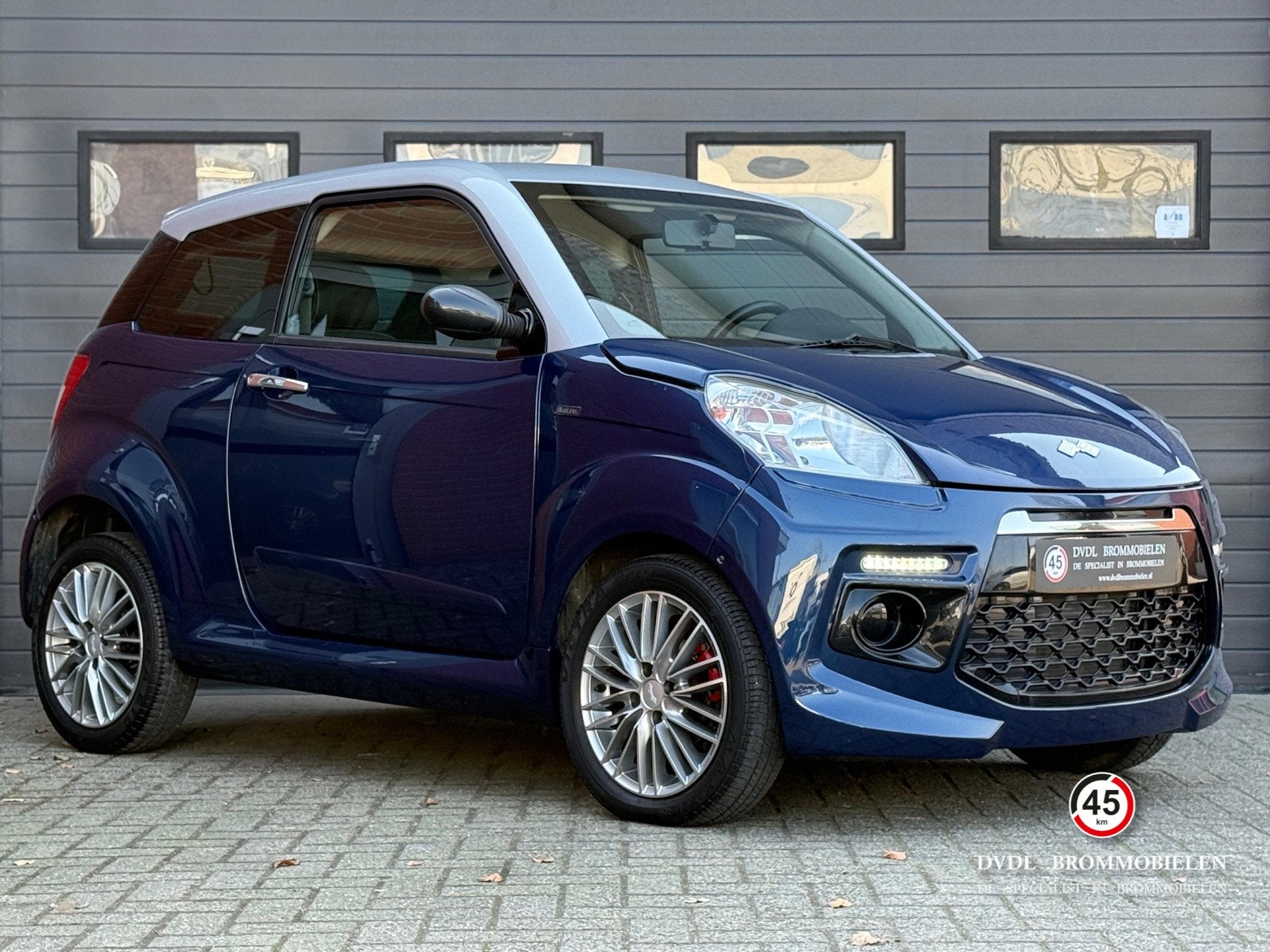 Ligier JS50L BlueLine DCI Brommobiel 2016 1e eig 23dkm ZGAN!, Gebruikt, DVDL Brommobielen, Staarten 32
5281PL  Boxtel, NL, Info@dvdlbrommobielen.nl