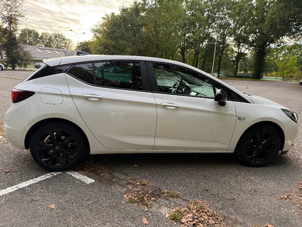 Opel Astra 1.4 Turbo Black Edition 150 pk, Auto's, Dealer onderhouden, Stof, 4 cilinders, 150 pk