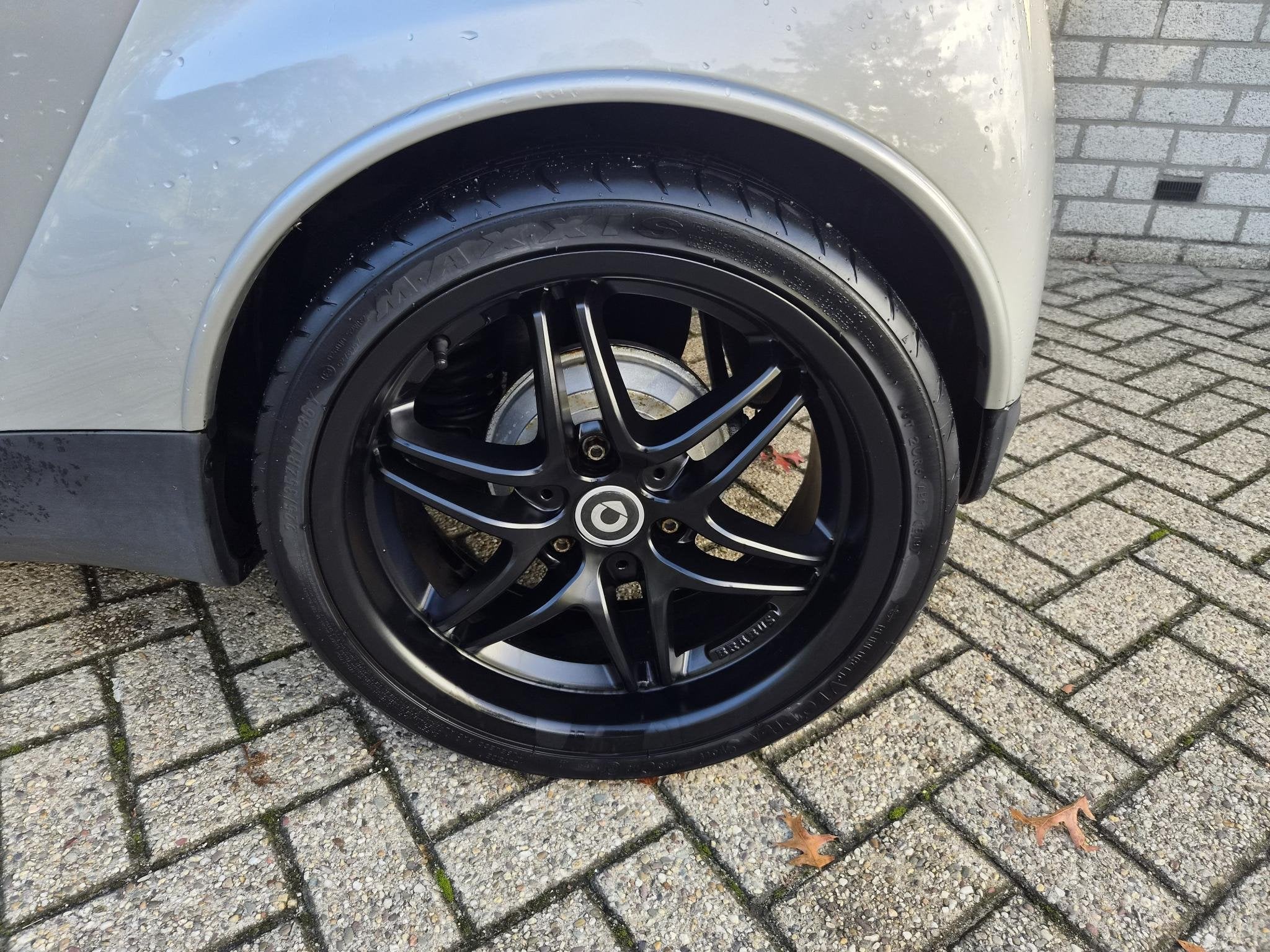 smart fortwo coupé 1.0 BRABUS stuurbekrachtiging BRABUS, Auto's, Automaat, Euro 5, Gebruikt, 770 kg