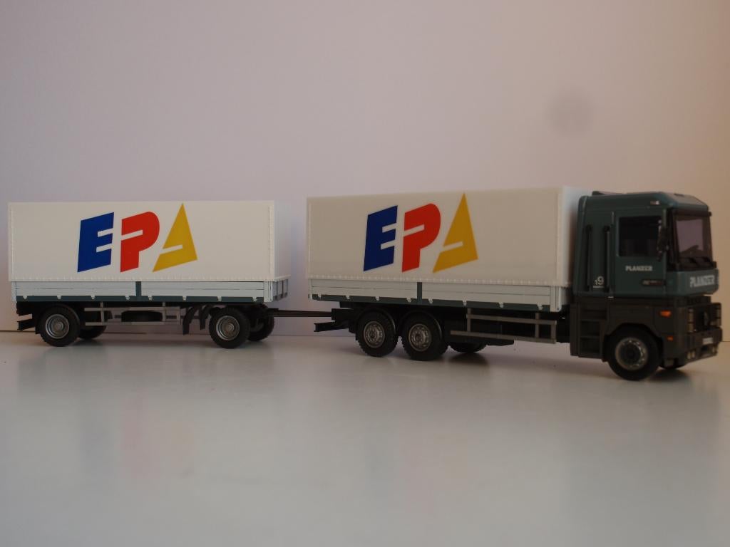 AWM Renault Magnum met huifaanhanger PLANZER (CH), Ophalen of Verzenden, Zo goed als nieuw, Bus of Vrachtwagen, AWM