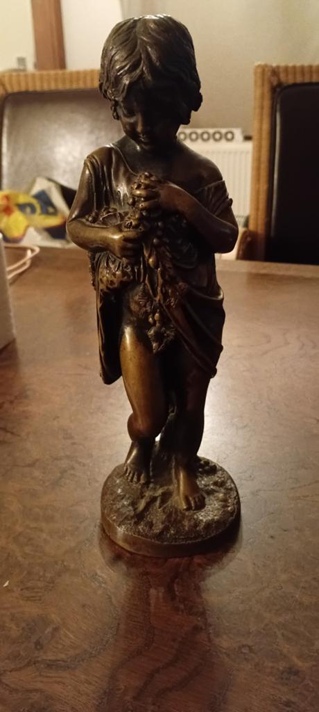 Antiek Bronzen Beeldje van Jongen met Druiven, Ophalen, Minder dan 20 cm, Beeld, Bruin