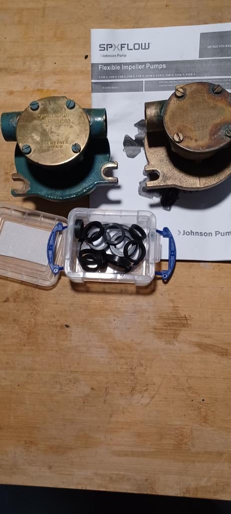 2x Impellerpomp Volvo Penta 2000 serie (2003) met revisieset, Ophalen of Verzenden, Motor en Techniek