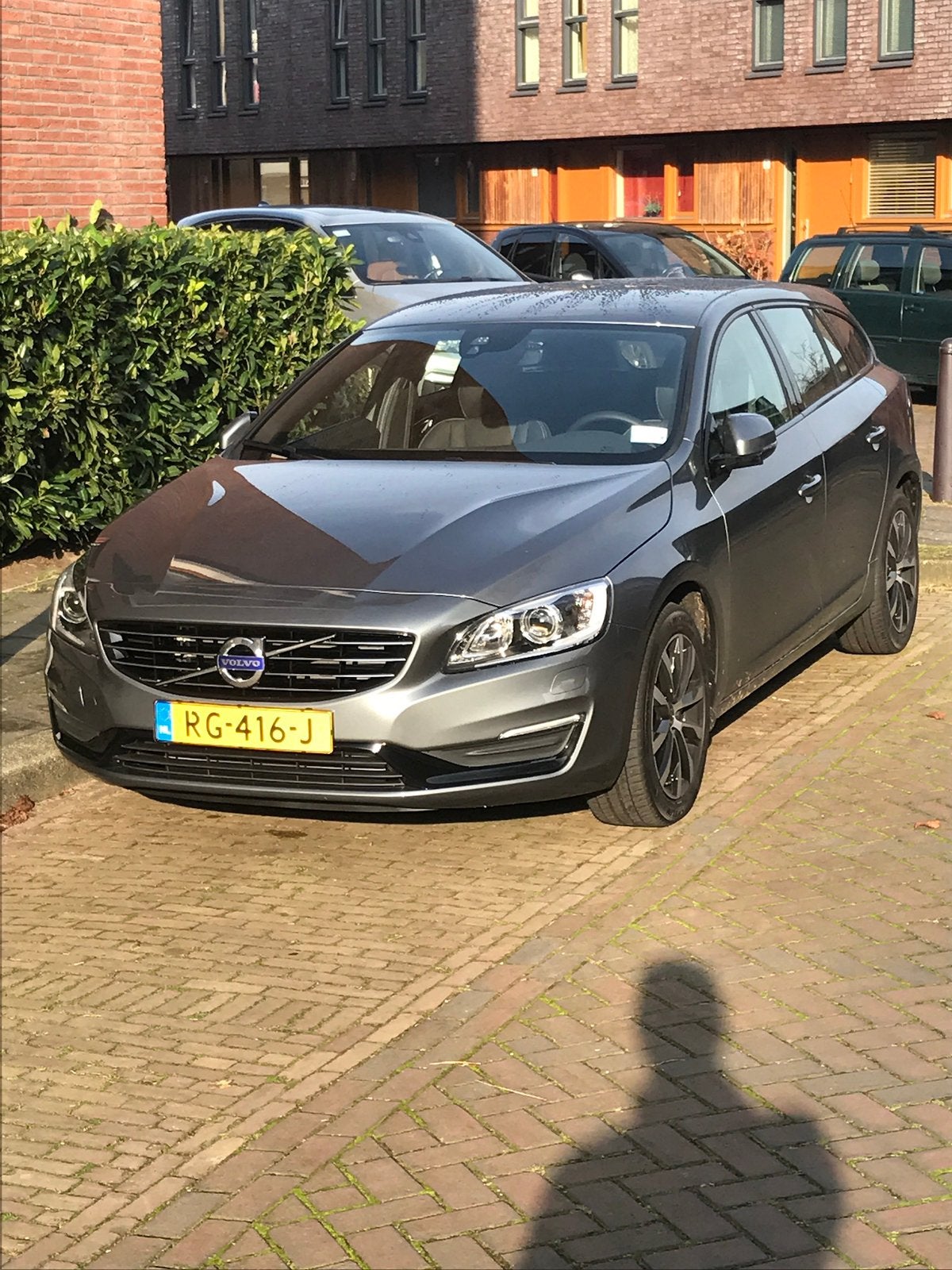 Volvo V60 T4 190pk Start/stop 2017 Grijs, Zwart, 1969 cc, Handgeschakeld, Particulier