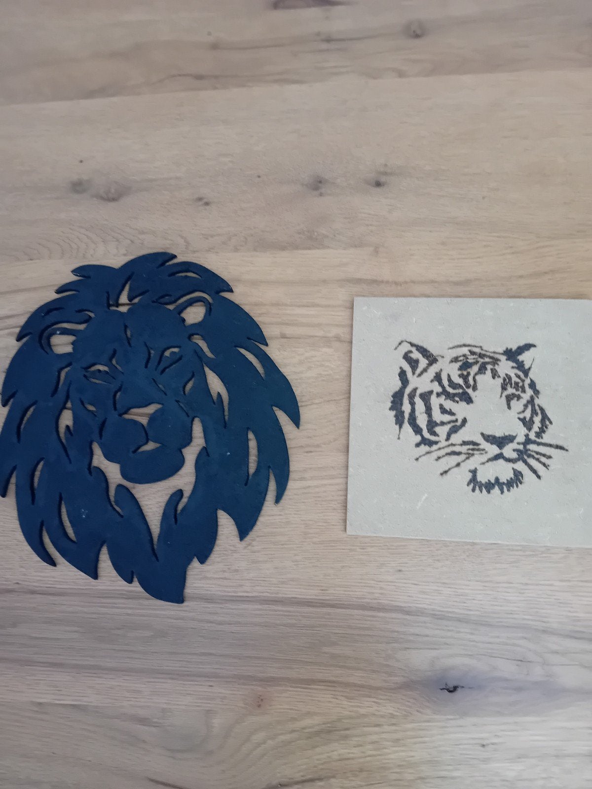 Houten Leeuw en Hout Gebrande Tijger Decoratie Set, Ophalen of Verzenden, Wanddecoratie, 20 - 50 cm, Hout