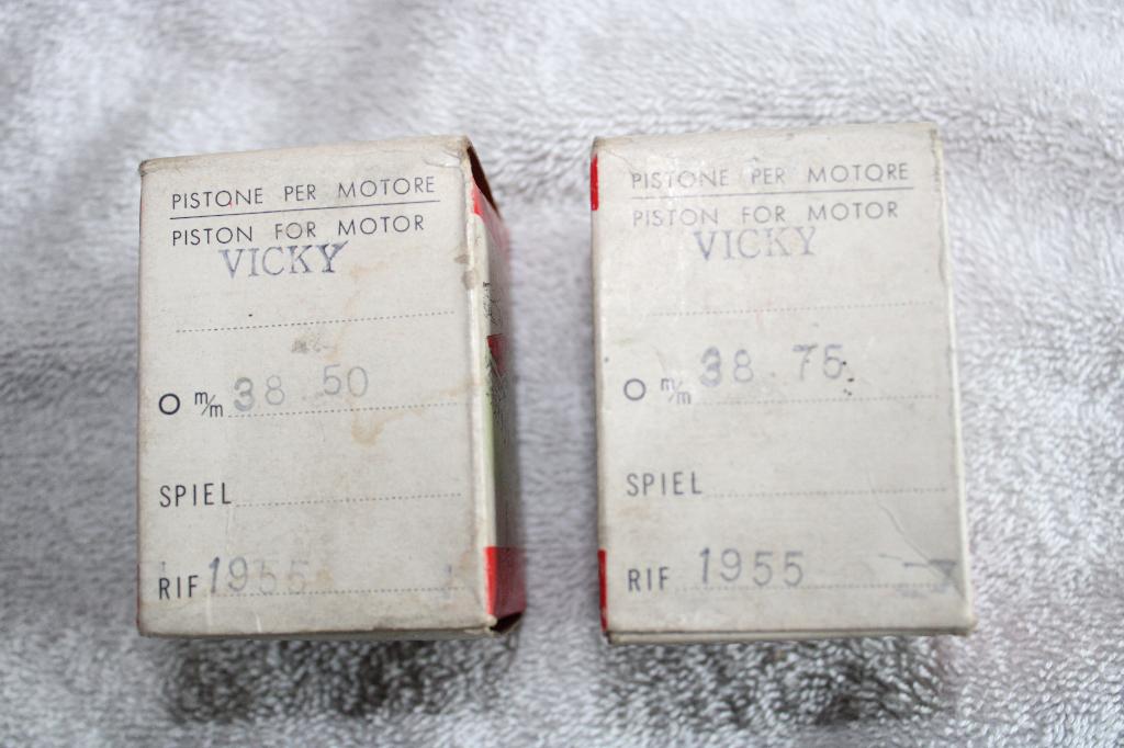 2 nieuwe Vicky Vicktoria zuigers, Fietsen en Brommers, Ophalen of Verzenden, Nieuw, Cilinder, Overige merken