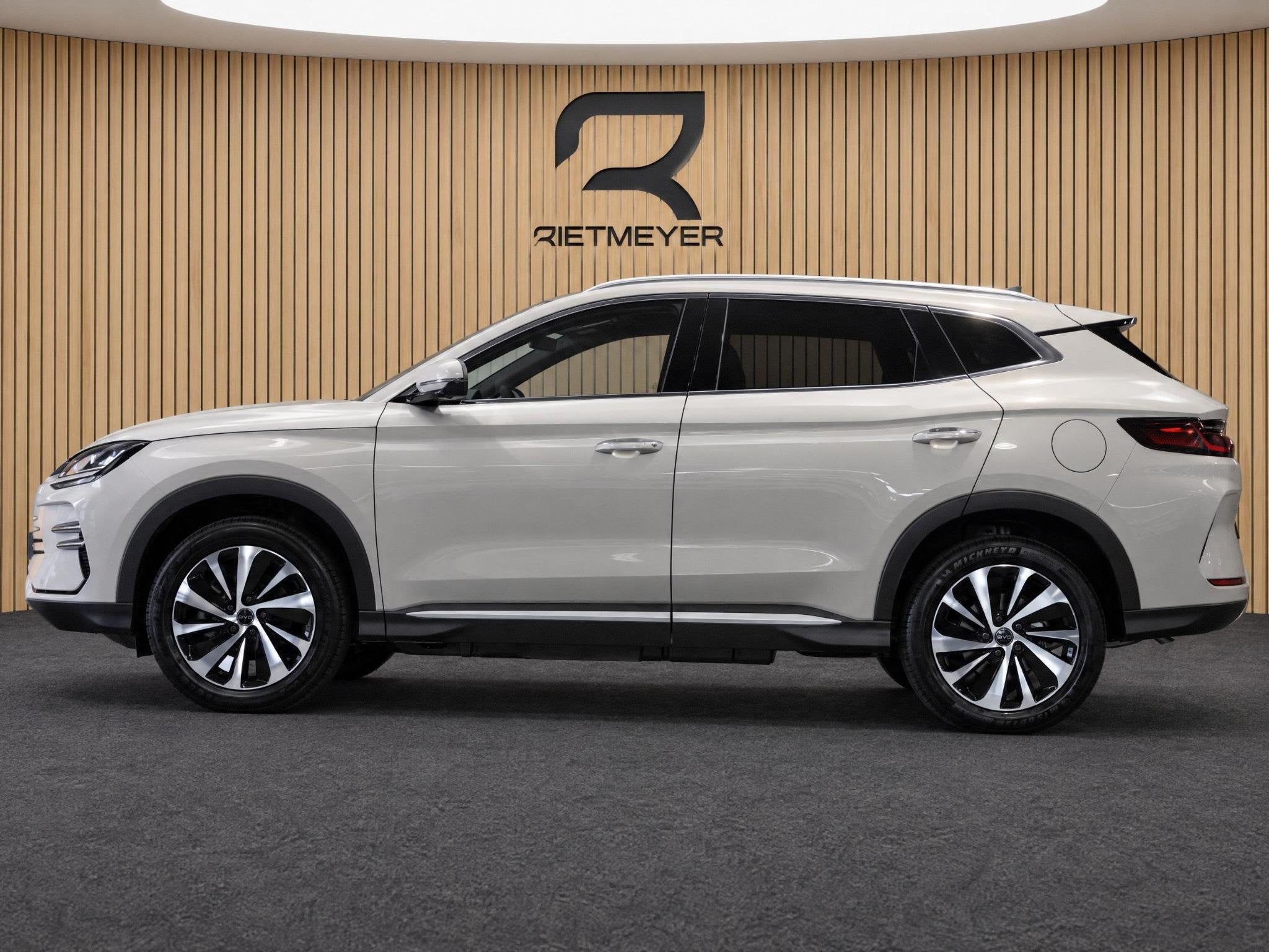 BYD SEAL U 1.5 T DM-i AWD Design |RIJKLAARPRIJS! |Zwart/zwar, Auto's, Automaat, 12 maanden, Seal U, Euro 6