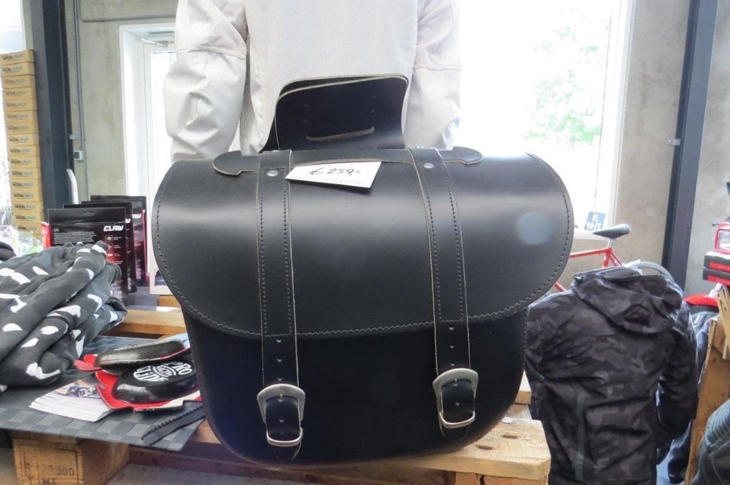 Volnerf lederen zijtassen , zadeltassen Met harde achterkant, Motoren, Accessoires | Koffers en Tassen, Ophalen, Info@igmtrading.nl