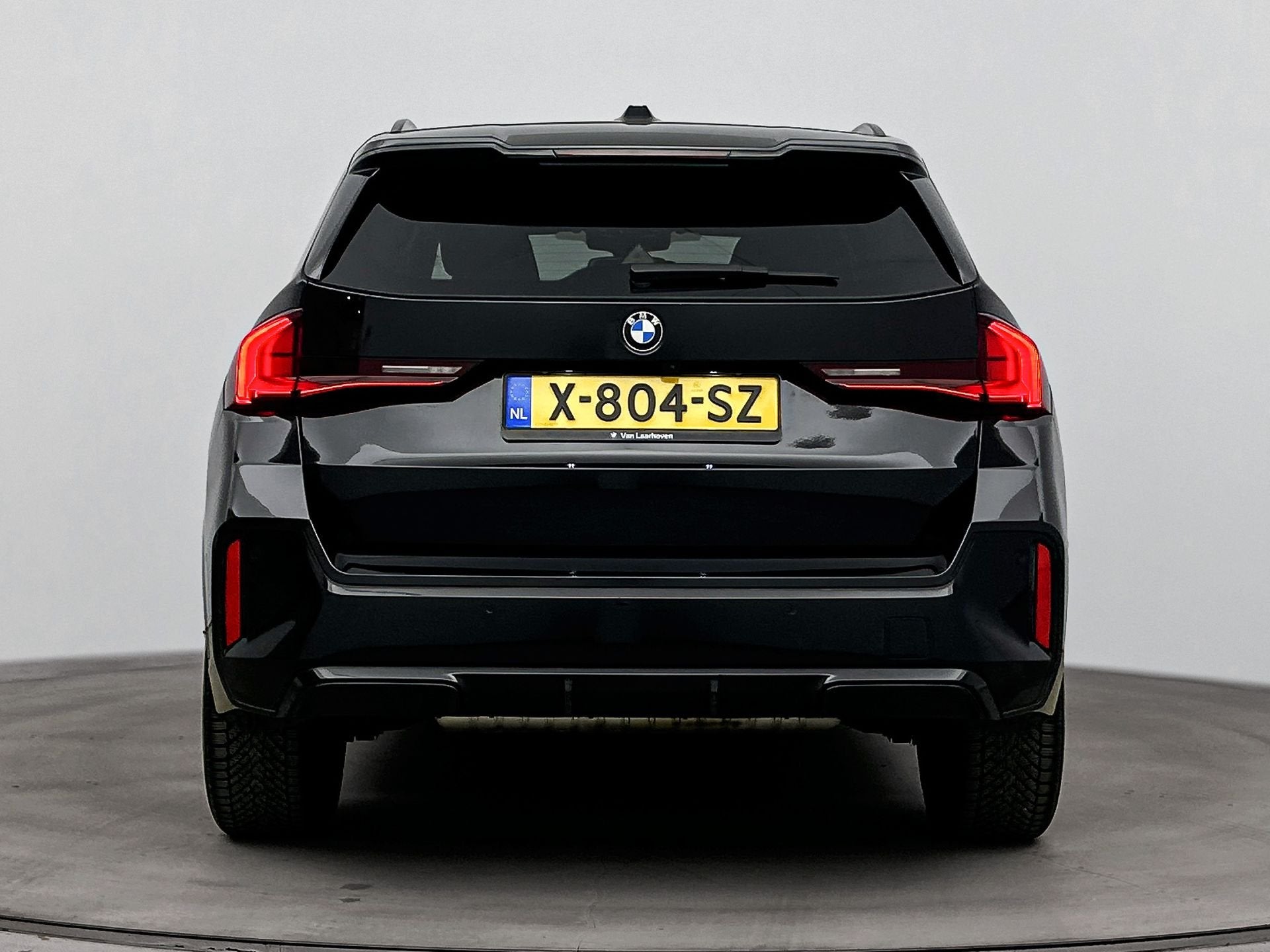 BMW X1 sDrive20i M Sport Automaat / Sportstoelen / Achteruit, Dealer onderhouden, 1525 kg, 156 pk, Met garantie (alle)