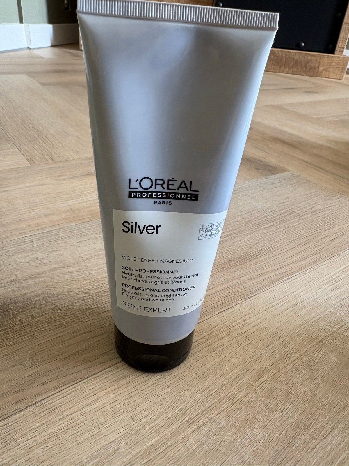 L'Oréal Professionnel Silver Conditioner 200ml, Sieraden, Tassen en Uiterlijk, Ophalen of Verzenden, Nieuw, Shampoo of Conditioner