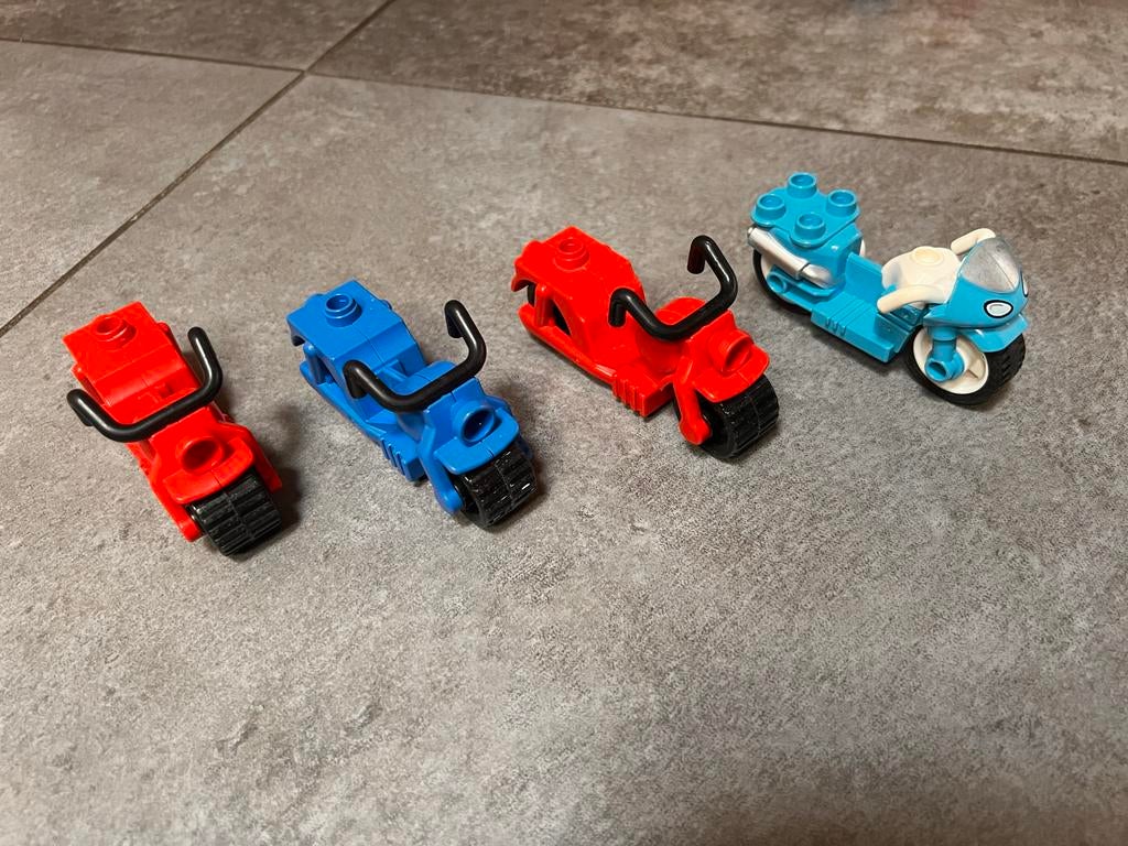 Duplo Motoren - 4 stuks (ook losse verkoop), Kinderen en Baby's, Speelgoed | Duplo en Lego, Ophalen of Verzenden, Zo goed als nieuw