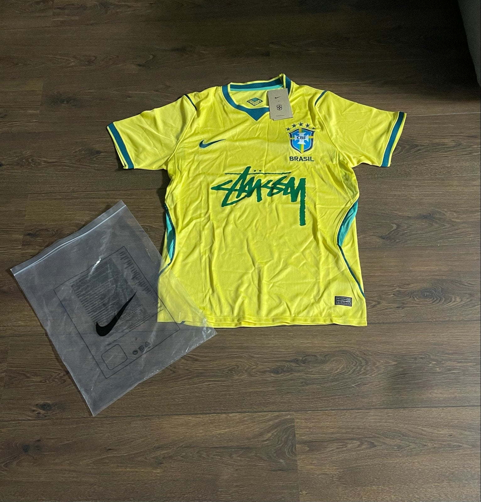 Nike x Stussy Brazil Voetbalshirt - Maat S, Ophalen of Verzenden, Nieuw, Maat 46 (S) of kleiner, Geel