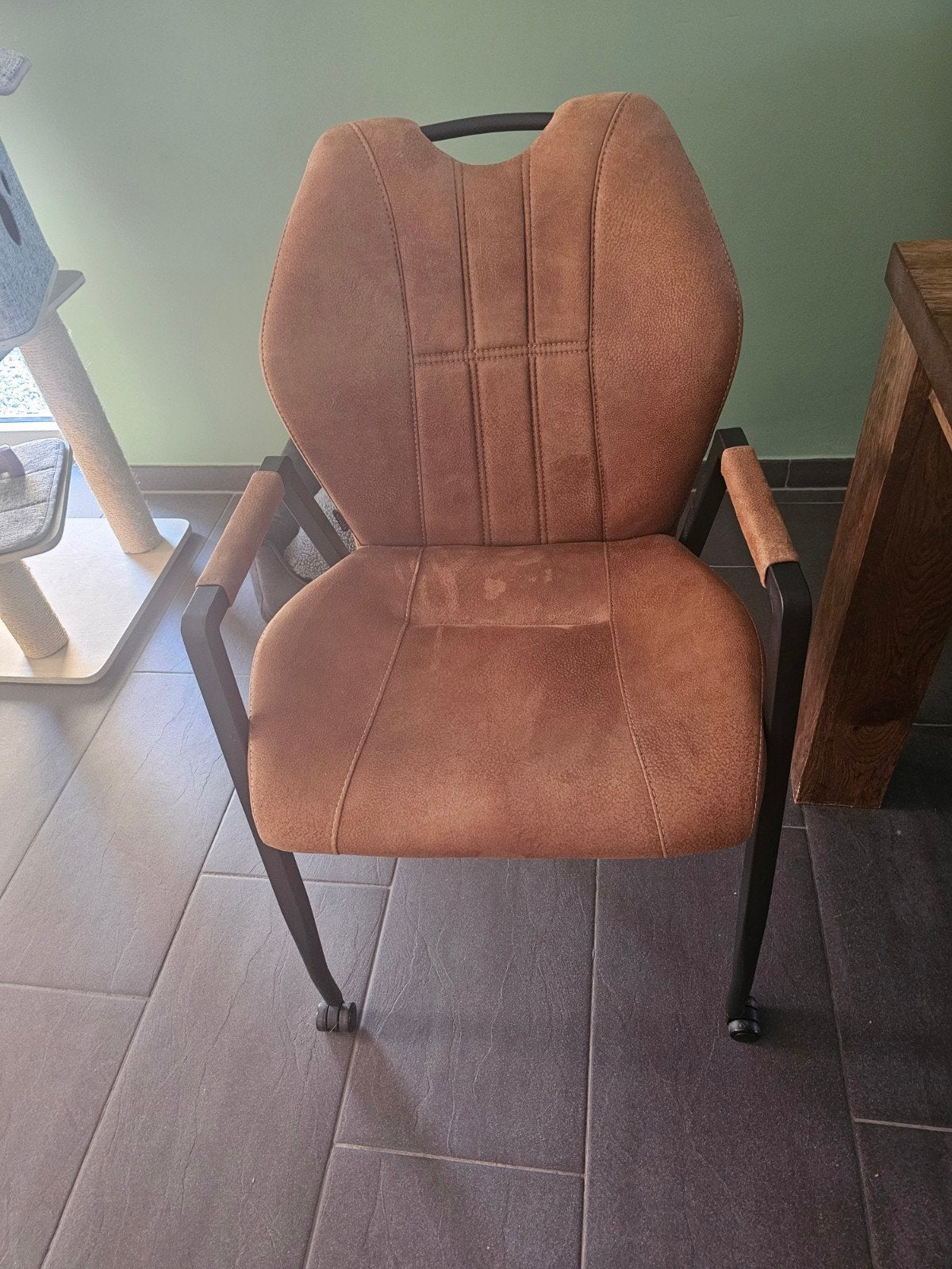 Te koop 4 Pablo armstoelen met wieltjes.gekocht in 2025, Ophalen, Bruin, Zo goed als nieuw, Metaal