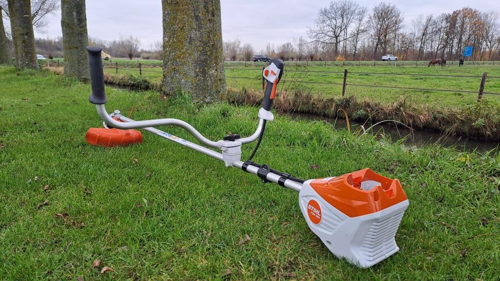 Stihl FSA 120 accu bosmaaier, zonder accu en lader, Ophalen, Stihl, Gebruikt, Mertstraat 5