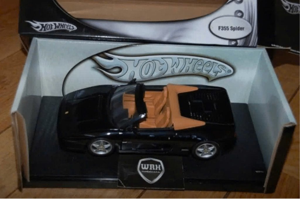1:18 FERRARI 355 SPIDER nero Hotwheels in box WRH, Hobby en Vrije tijd, Verzenden, Zo goed als nieuw, Auto, Hot Wheels
