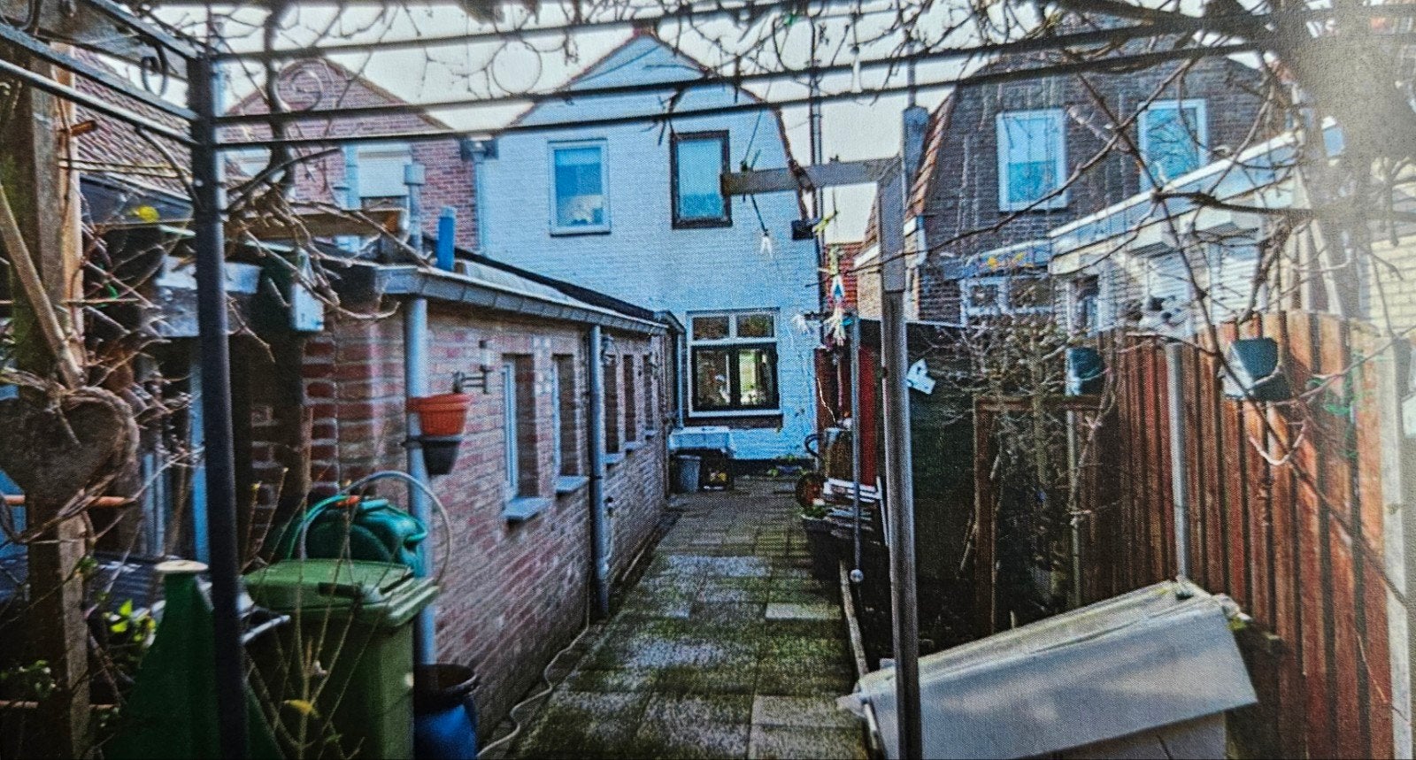 woonhuis te koop en garage grote tuin 4 slaapkamers,, Huizen en Kamers, 50 m² of meer, Overige regio's