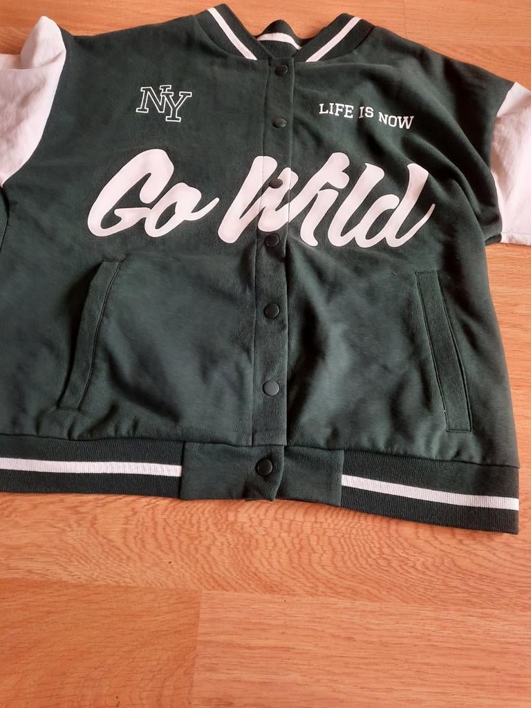 Groen Collegejack 'Go Wild' - Maat M, Maat 38/40 (M), Rainbow, Nieuw, Ophalen of Verzenden