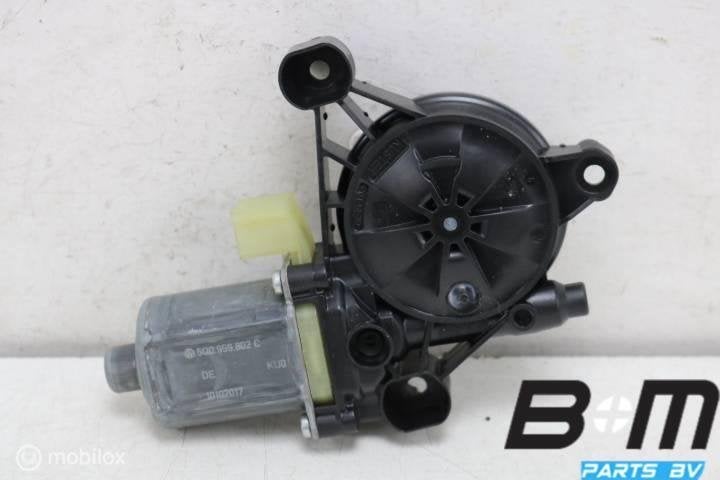 Raammotor rechtsvoor VW Tiguan 5NA 5Q0959802C, Gebruikt