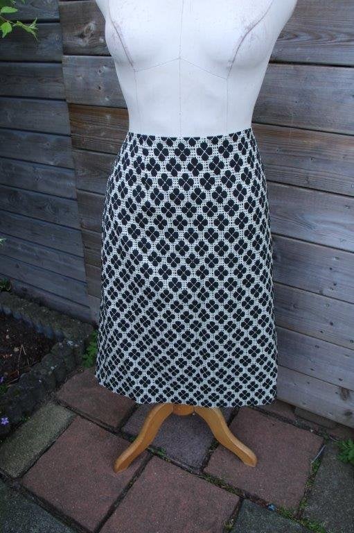 Rok creme / zwart Mayerline mt 48  Vaste prijs, Kleding | Dames, Mayerline, Zwart, Maat 46/48 (XL) of groter, Ophalen of Verzenden