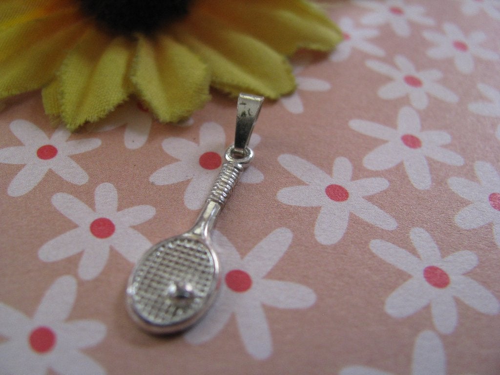Ketting hanger * tennis racket + bal * 835 gemerkt., Ophalen of Verzenden, Zo goed als nieuw, Zilver, Zilver