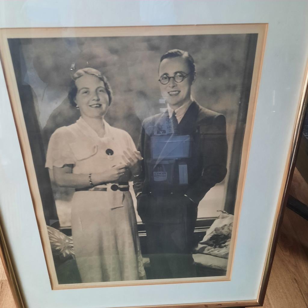 Historische foto Prins Bernhard en Prinses Juliana (1925), Ophalen of Verzenden, Gebruikt, 50 tot 75 cm, Foto of Poster