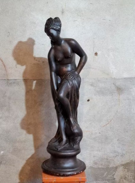 Oud vintage beeld badende venus by christophe gabriel allegr, Ophalen of Verzenden, Gebruikt, Mens