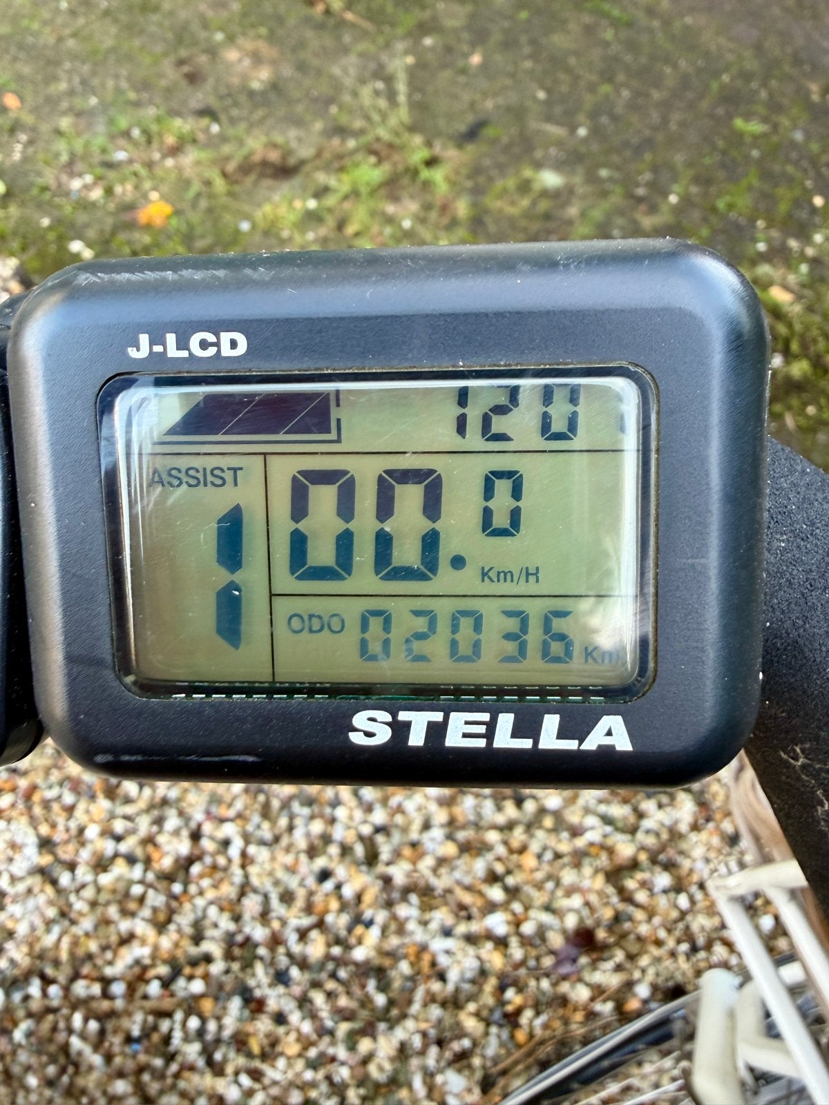 Stella Dolce E-bike L met mand en 2036 km op de teller, 55 tot 59 cm, Ophalen, Zo goed als nieuw, 50 km per accu of meer