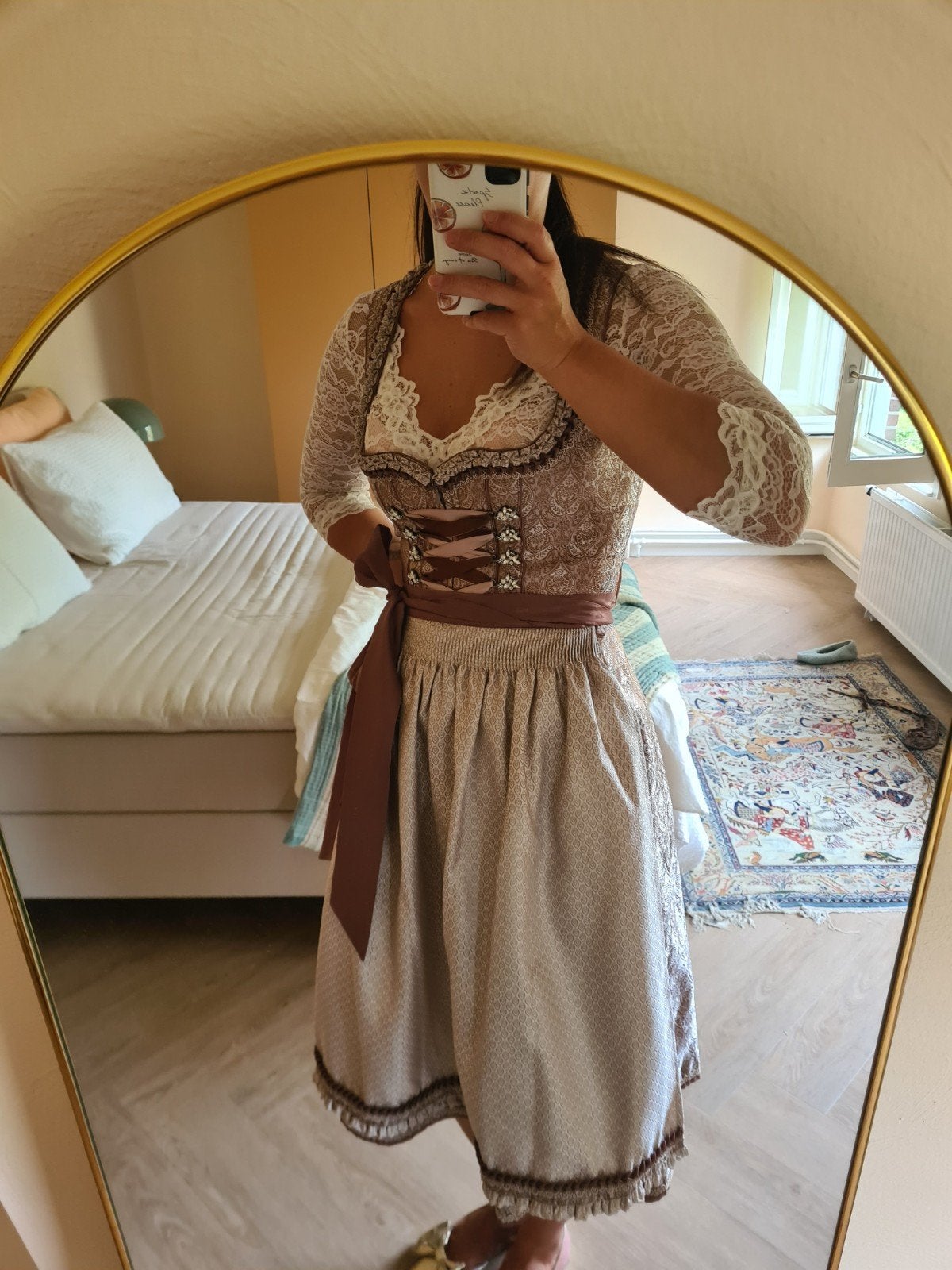 Krüger dirndl in maat 36, Overige typen, Bruin, Ophalen of Verzenden, Zo goed als nieuw