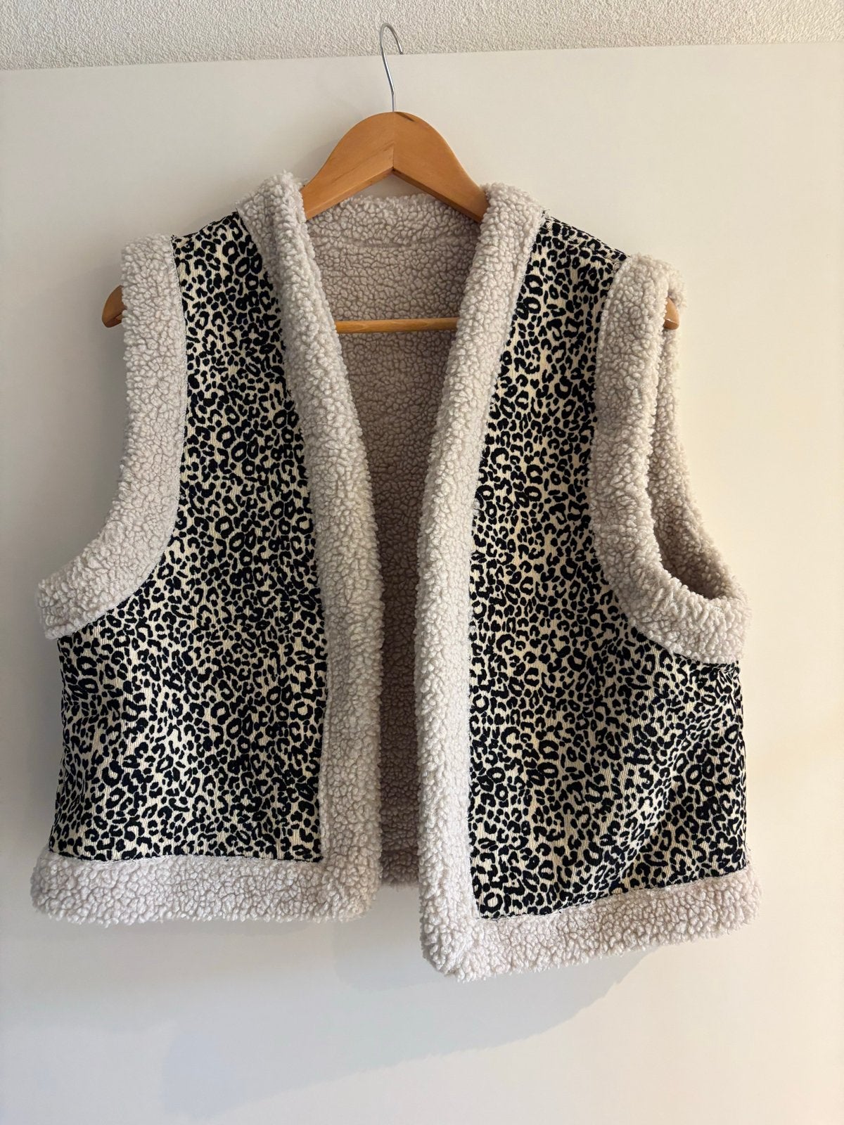 Leopard print teddy gilet - Maat L, Ophalen of Verzenden, Zo goed als nieuw, Maat 42/44 (L), Meerkleurig