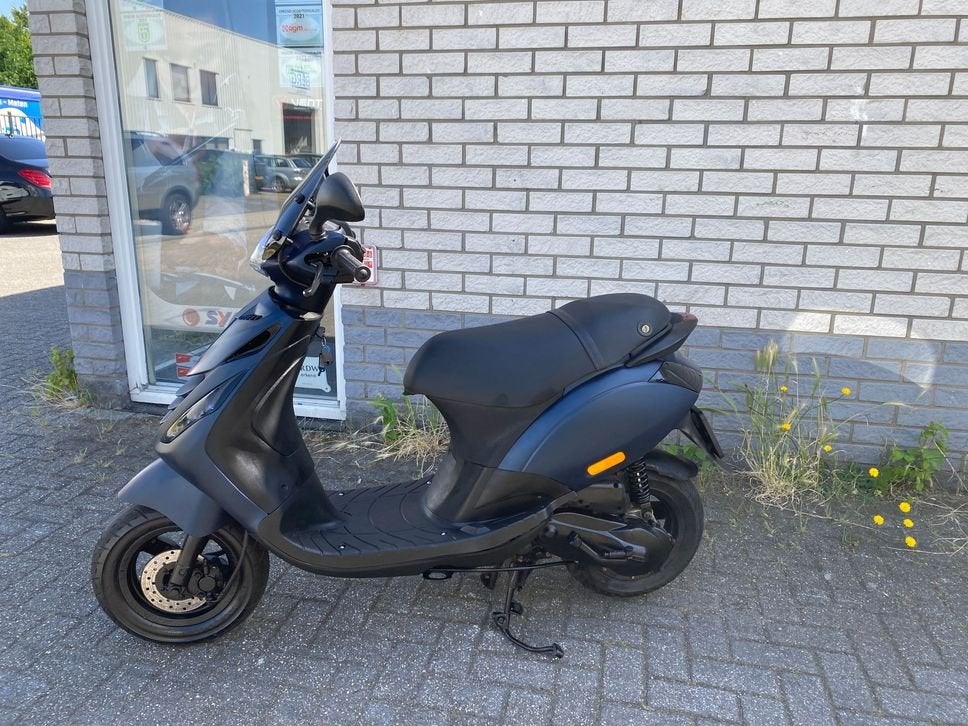 2-takt PIAGGIO ZIP SP LINE 45KM BROM MAT BLAUW BJ2010 7000KM, Fietsen en Brommers, PIAGGIO, Onbekend, Onbekend