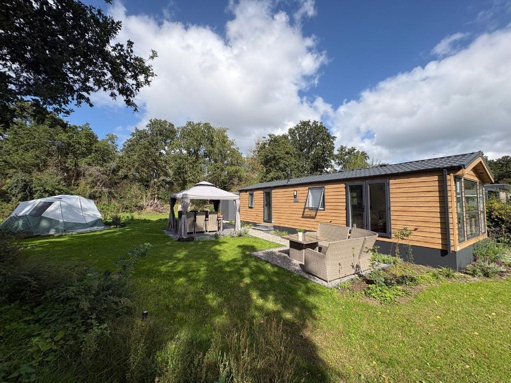 Nieuw chalet aan bosrand, Tot en met 6