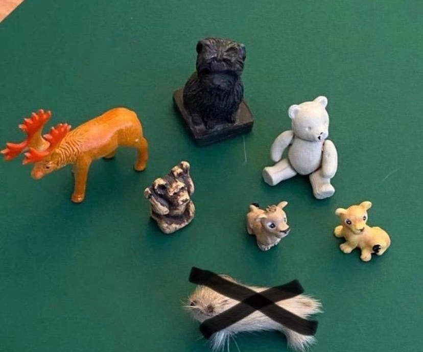 Een charmante verzameling vintage speelgoedfiguren, Ophalen of Verzenden, Zo goed als nieuw, Overige soorten, Beeldje of Figuurtje