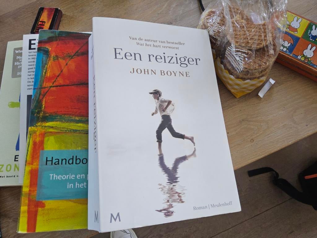 John Boyne - Een reiziger, Boeken, John Boyne, Ophalen of Verzenden, Zo goed als nieuw, Nederland