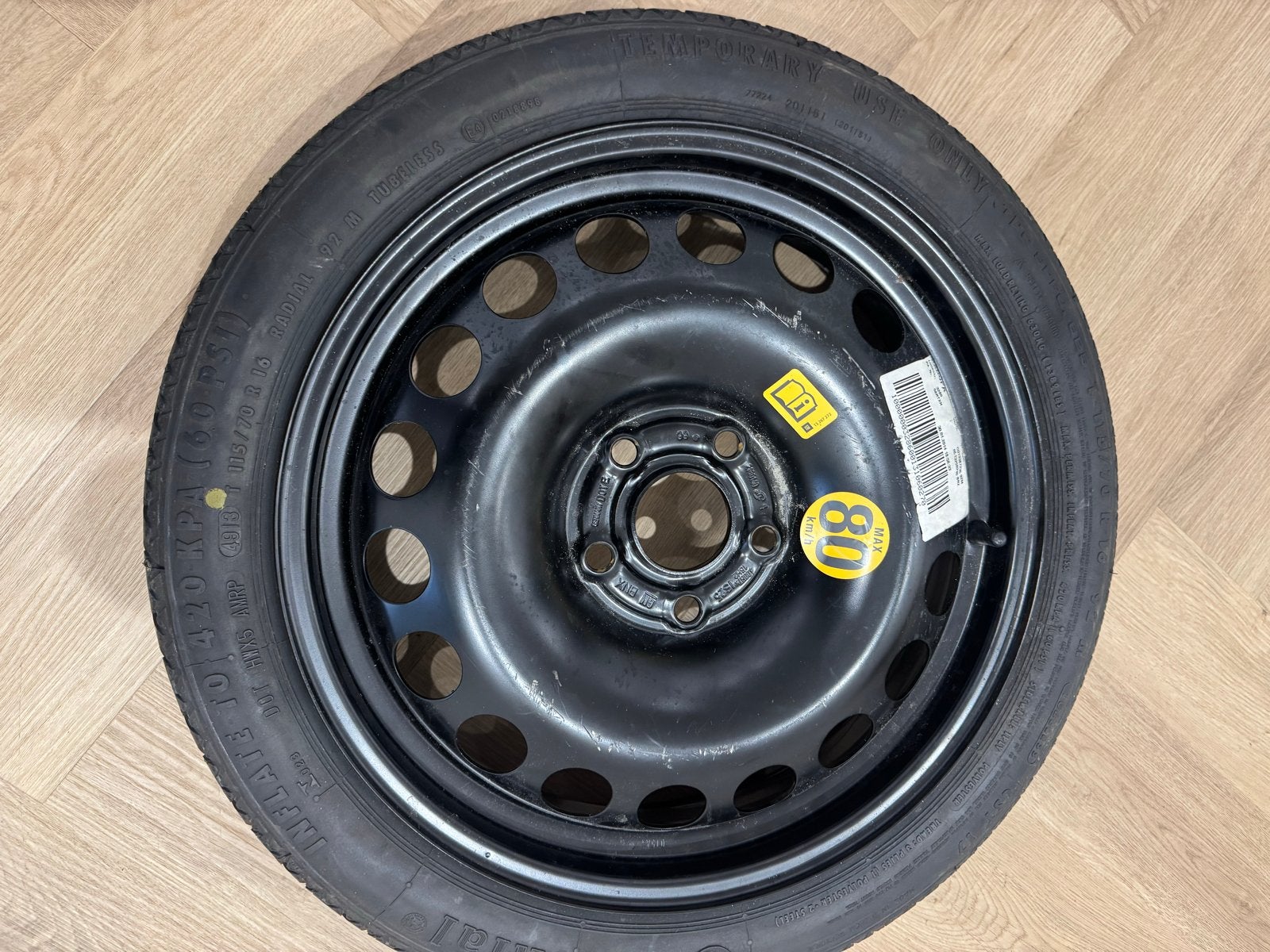 Nieuw Continental thuiskomer 115/70 R16, Auto-onderdelen, Banden en Velgen, Ophalen, 16 inch, Banden en Velgen, Nieuw