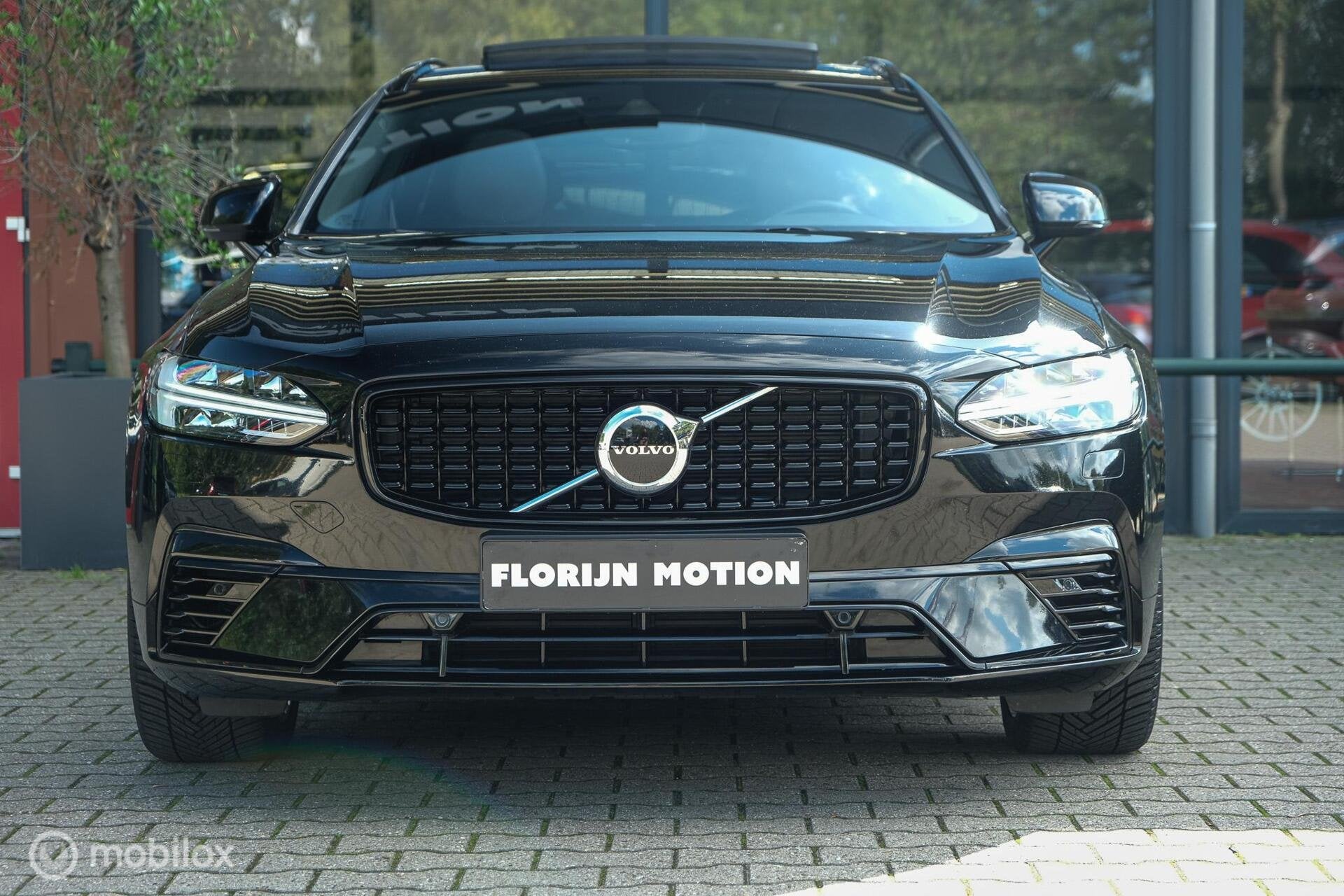 Foto 23 van Volvo V90 2.0 T8 AWD R-Design | Stoel en stuurwielverwarming