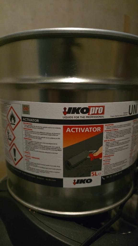 Derbi primer & iko pro activator, 5 tot 10 liter, Ophalen, Nieuw, Zwart