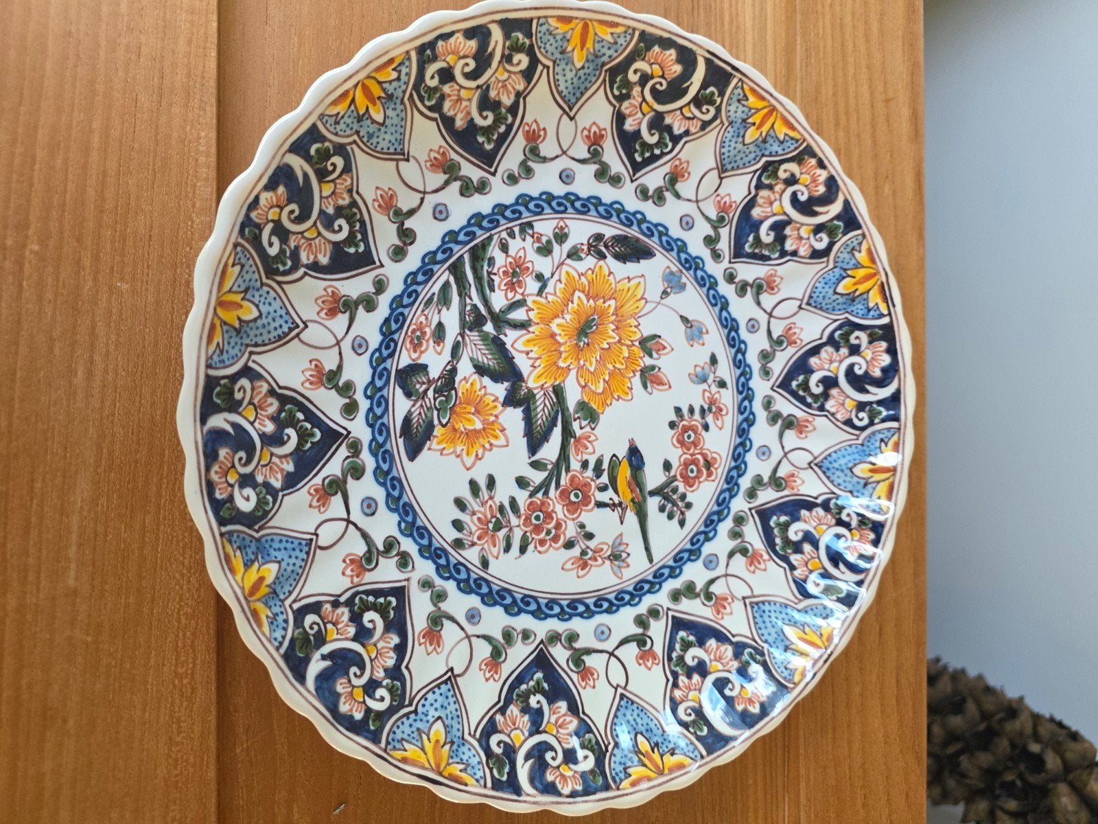 Decoratief bord met bloemen en vogelmotief, Ophalen of Verzenden