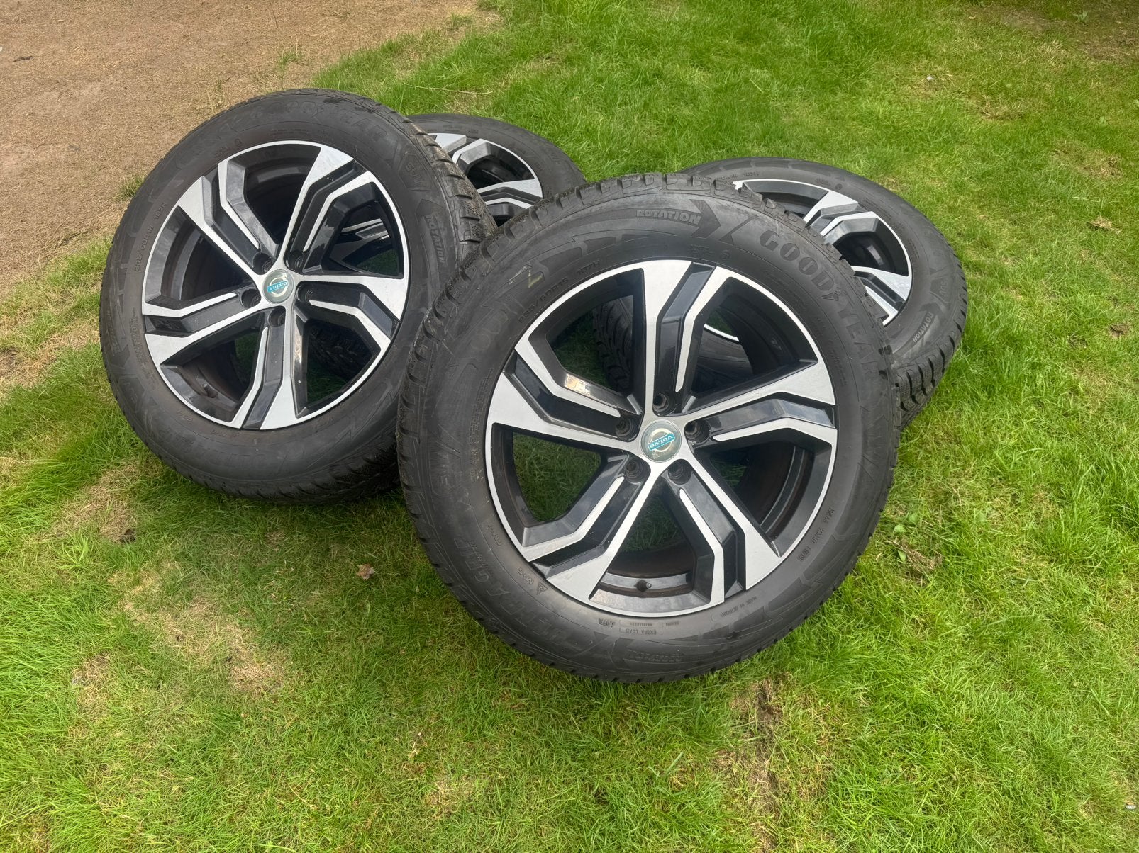 Winterbanden en velgen Volvo XC60 18 inch, Ophalen, 18 inch, Banden en Velgen, Winterbanden