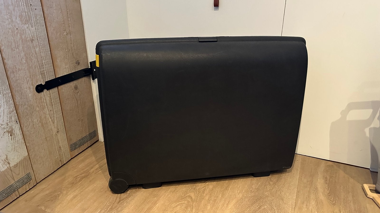 Carlton Koffer Zwart - Hard Kunststof met Slot en Wieltjes, Sieraden, Tassen en Uiterlijk, Koffers, Ophalen, Gebruikt, 50 tot 60 cm