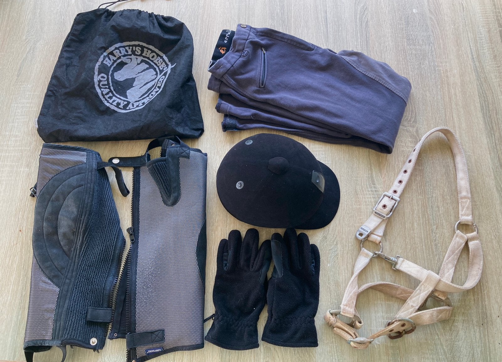 Cap (maat 58), chaps, handschoenen + gratis rijbroek&halster, Dieren en Toebehoren, Ophalen of Verzenden, Zo goed als nieuw