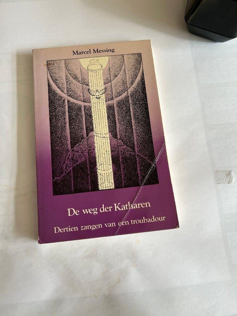 De weg der Katharen door Marcel Messing, Ophalen of Verzenden, Zo goed als nieuw, Spiritualiteit algemeen, Achtergrond en Informatie