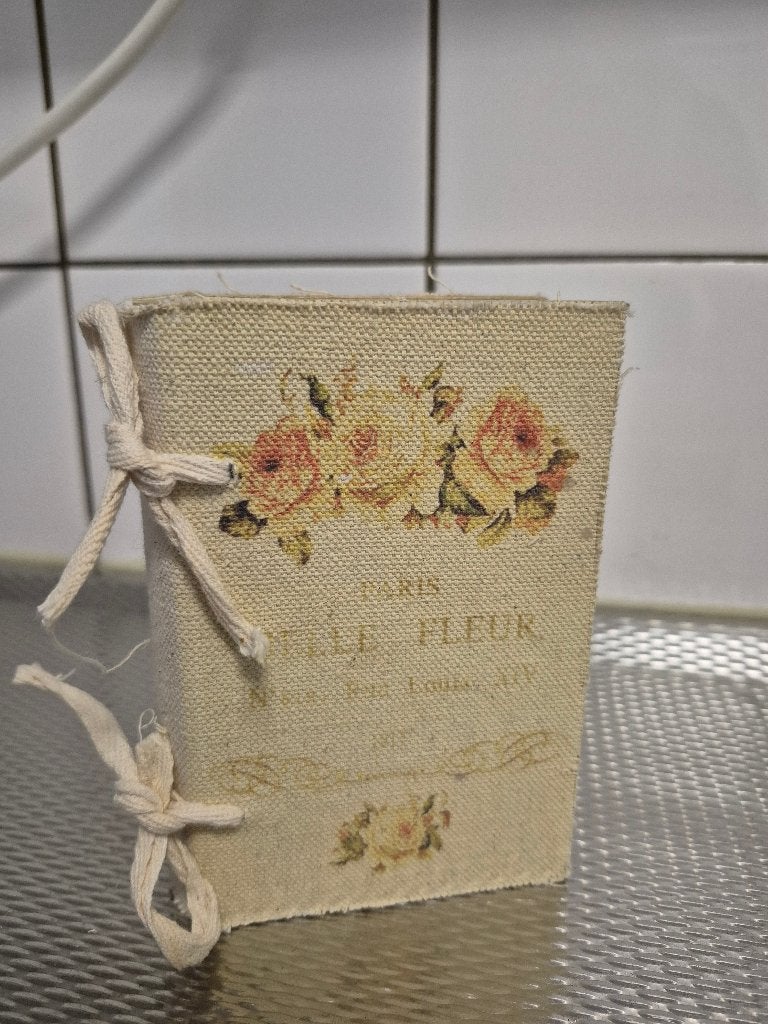kistje "boekje", Ophalen of Verzenden, Zo goed als nieuw