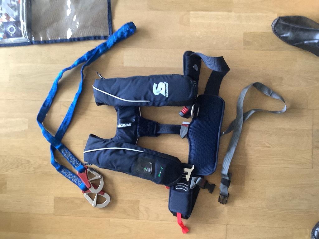 Reddingsvesten 2x Secumar Survival 220 type 611, Ophalen of Verzenden, Zo goed als nieuw, Overige typen