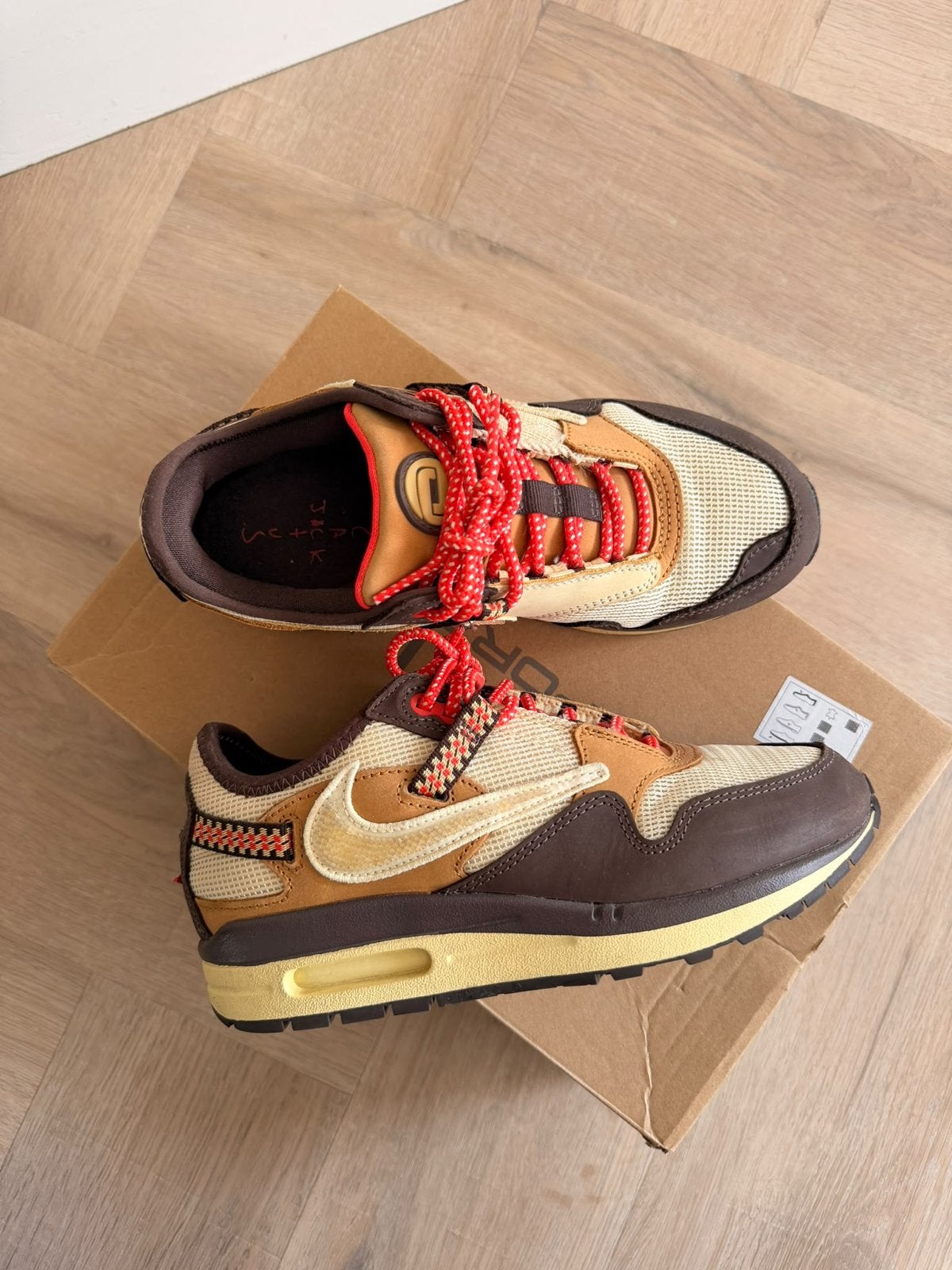 VNDS Air Max 1 x Travis Scott Cactus Jack Baroque Brown, Ophalen of Verzenden, Nieuw, Bruin, Sneakers of Gympen