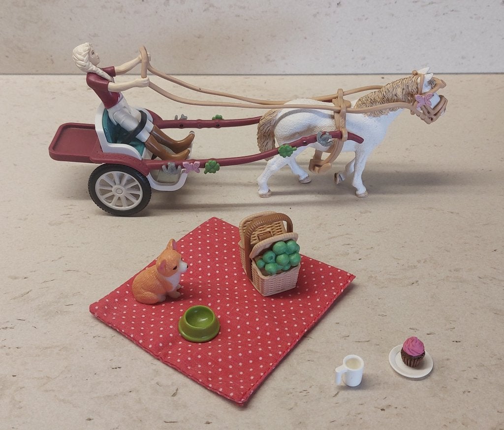 schleich Paardenkoets Schleich met Clara en pony -  42467, Ophalen of Verzenden, Zo goed als nieuw, Paard, Beeldje of Figuurtje