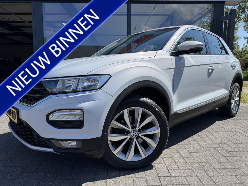 Volkswagen T-Roc 1.5 TSI Sport (bj 2019, automaat), Auto's, 12 maanden, Stof, Euro 6, 4 cilinders