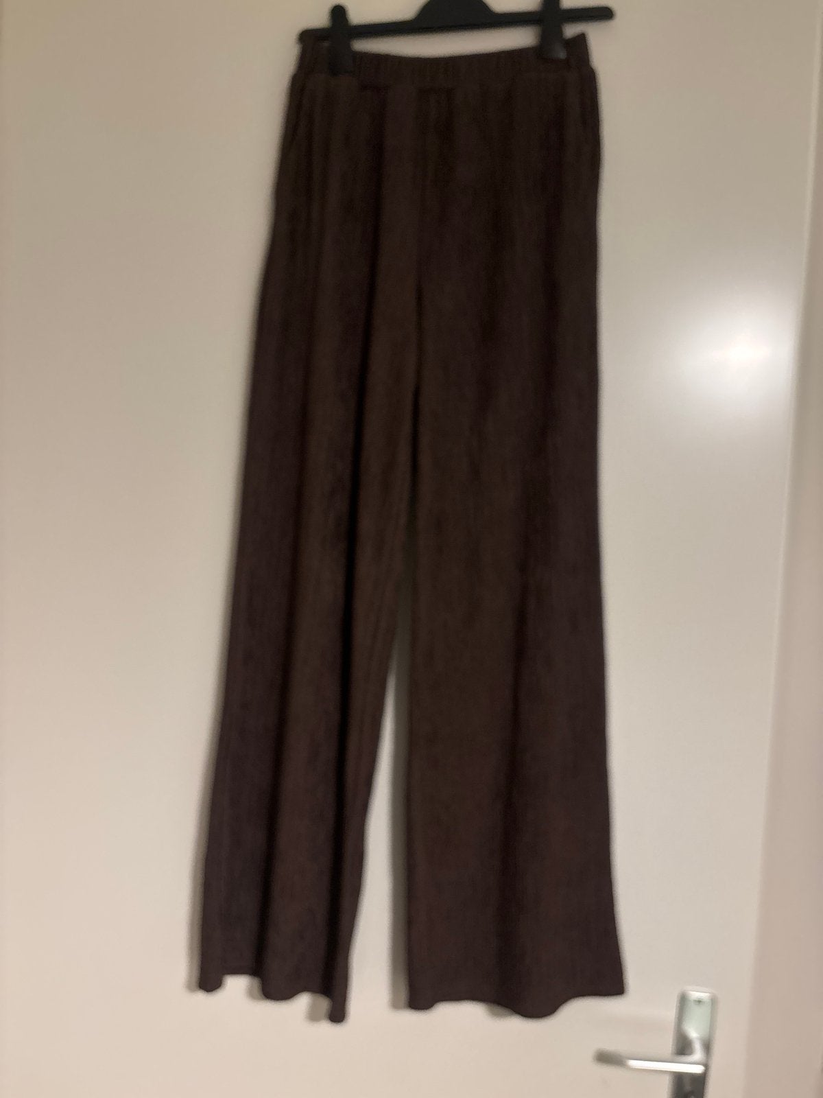 Guts & Gusto Dames Set: Broek (L) & Blouse (M) - Bruin, Bruin, Maat 42/44 (L), Ophalen of Verzenden, Zo goed als nieuw