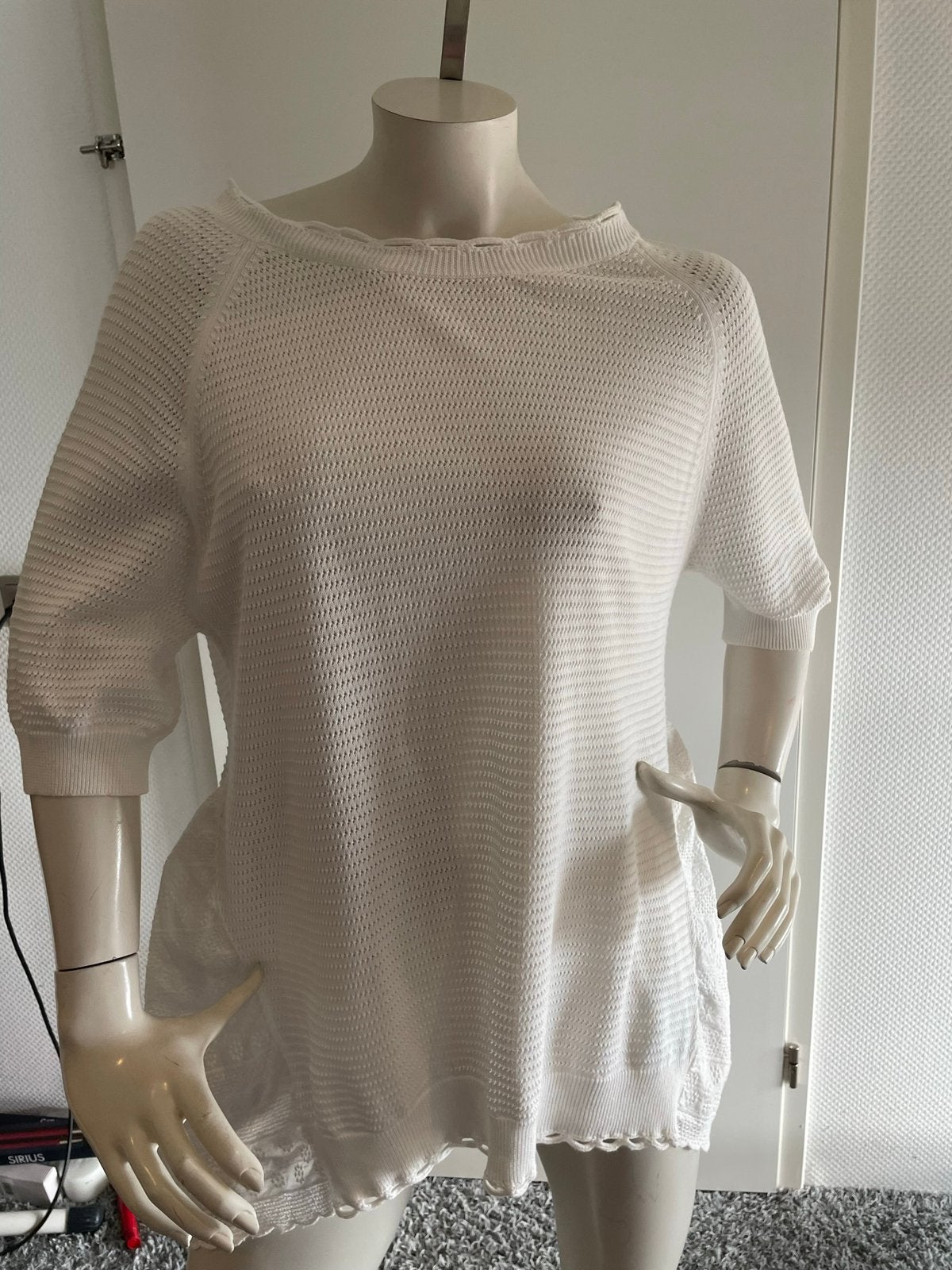 French connection open gewerkte trui met aparte achterkant m, Maat 38/40 (M), ., Wit, Ophalen of Verzenden